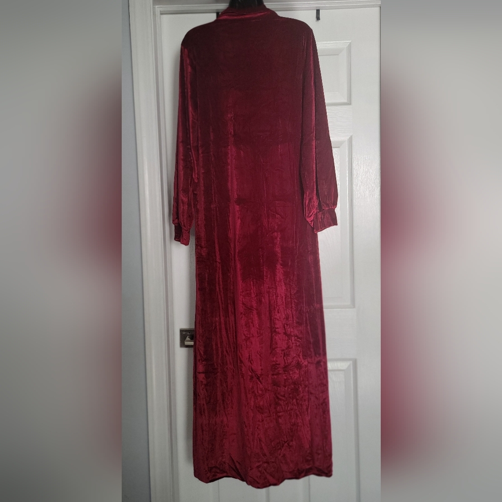 Velvet Two Piece Set - Picture 5 of 7